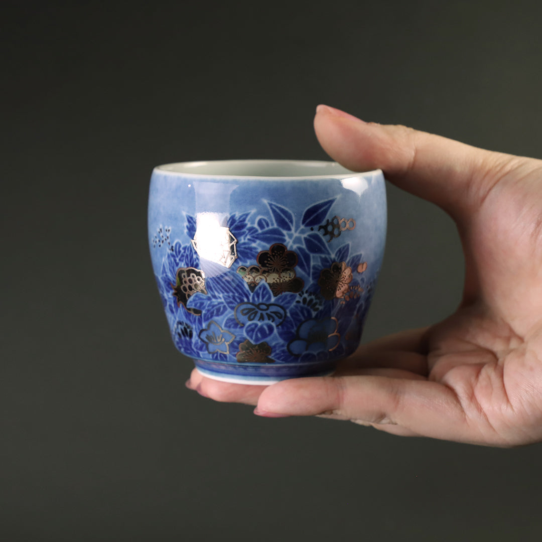 色絵吹墨墨はじき雪紋珈琲碗」 今泉 今右衛門作 色絵雪花墨はじき雪文