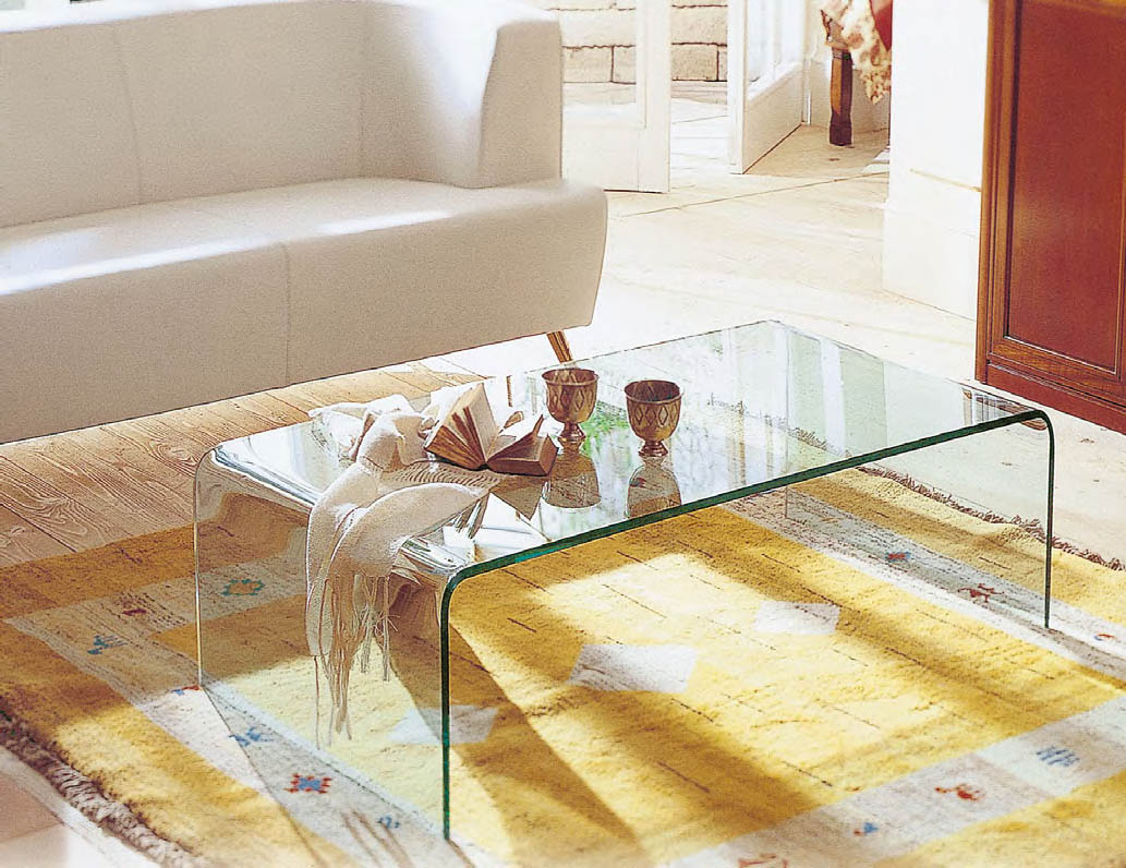 暑さ忘れる涼しげな「ガラステーブル」が15%OFF