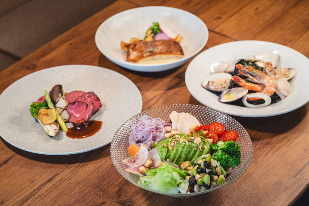 平日限定】15種野菜の彩りサラダボウルランチが新登場！ | Bar