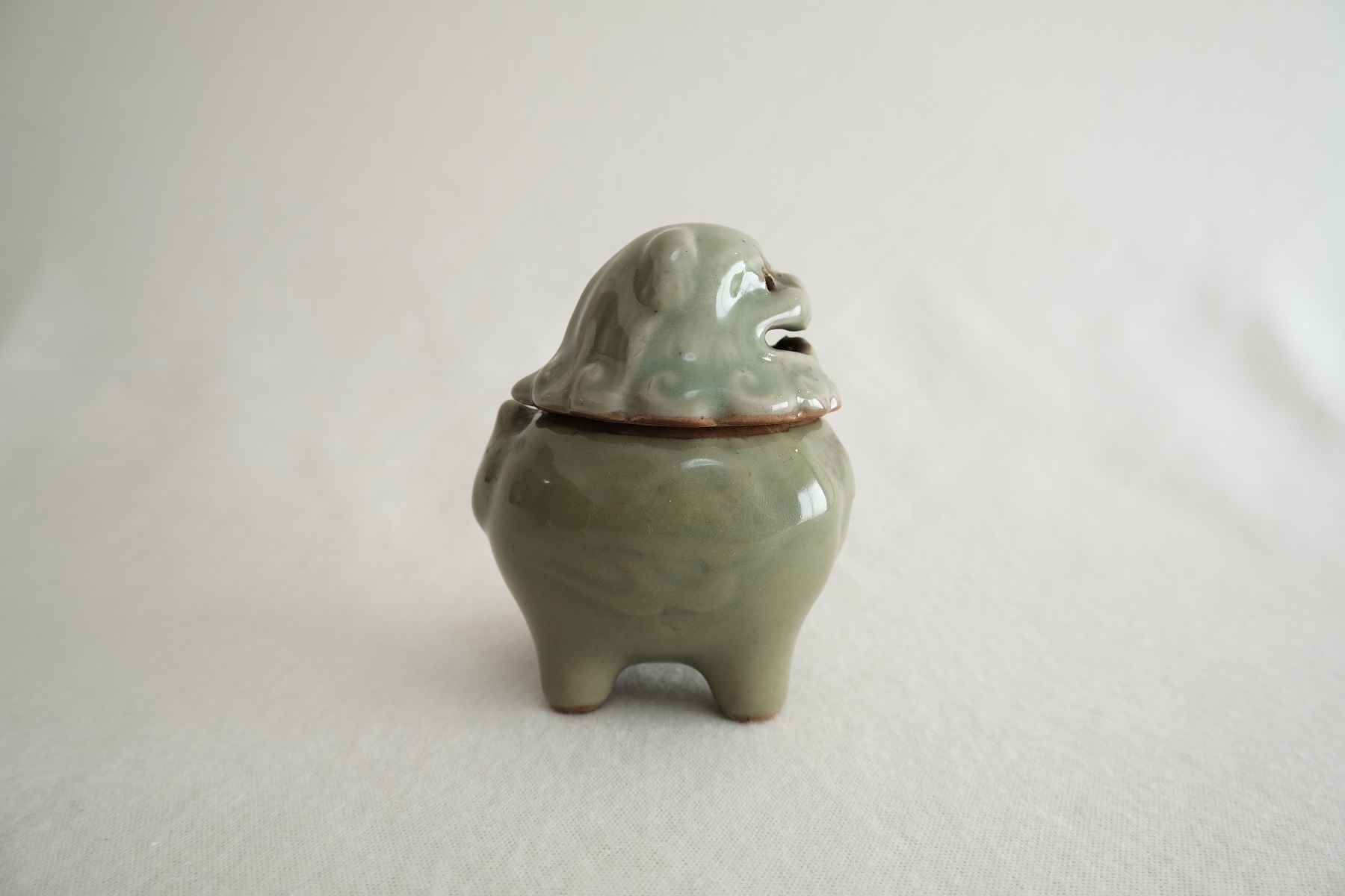 青磁獅子香炉 | ココロバエ 〜Cocorobae〜 アンティーク雑貨・骨董通販