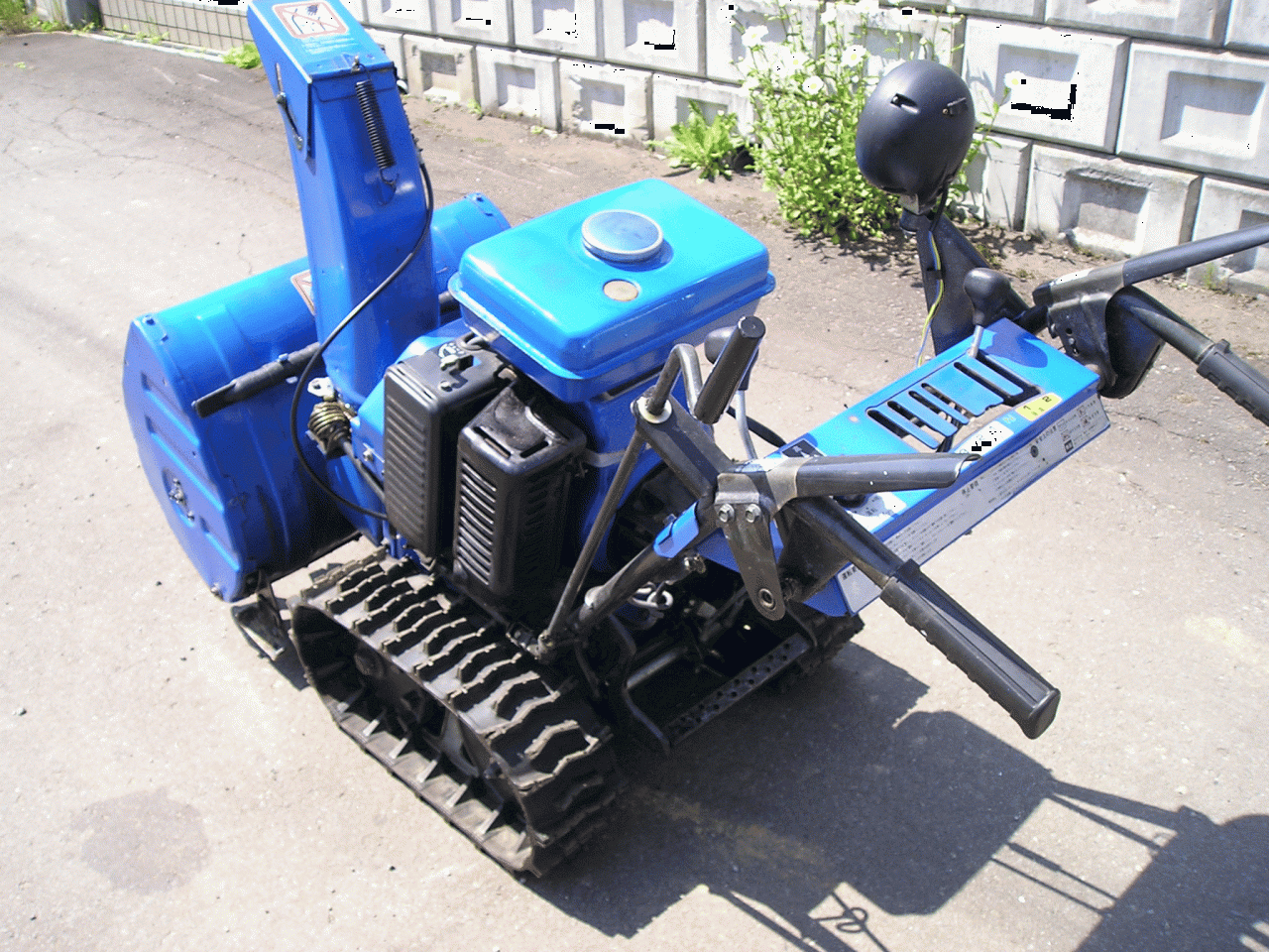 除雪機 ヤマハ 6馬力除雪機 YSM－660 使いやすい大きさです｜除雪だ