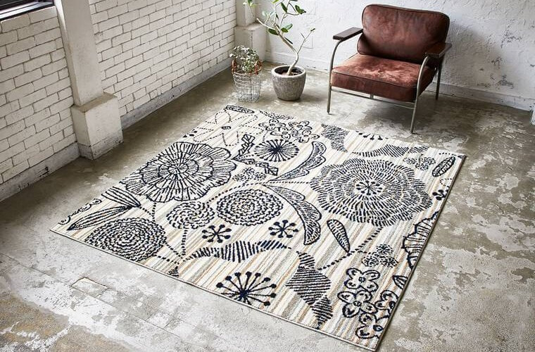 アンティークな北欧風の花柄！滑り止め付きラグ『MERCI/メルシィ