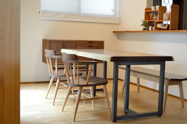 高山ウッドワークスの椅子｜ウィンザーとツートンの美しさ。