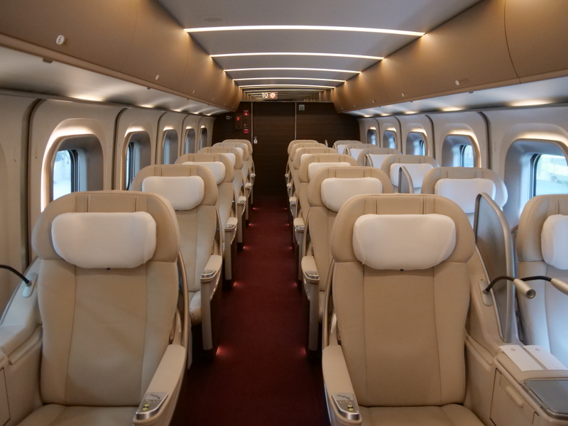 新幹線E5・H5系電車「はやぶさ」グランクラス