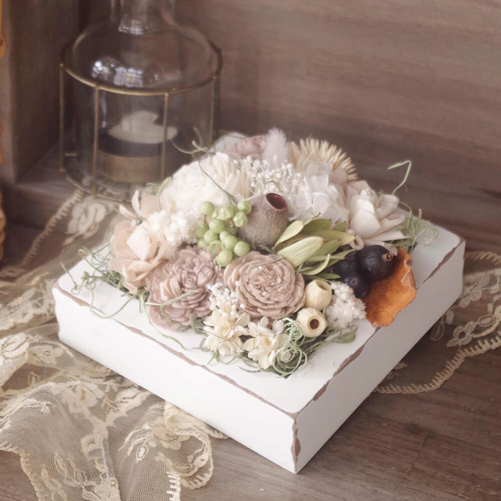 エレガントアレンジフラワーボックス*ギフト用クリアケース付き