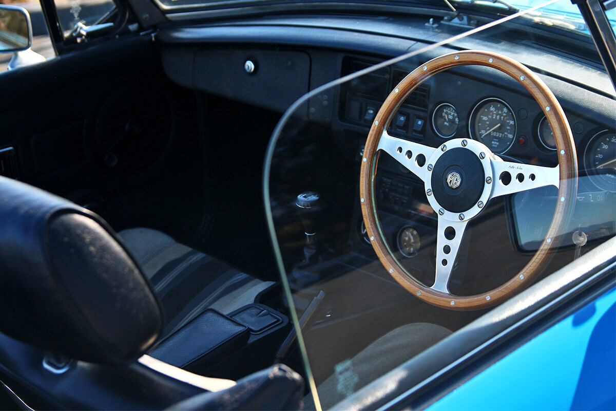 MG-B ブルー | ローバーミニを楽しむ：Classca（クラスカ）