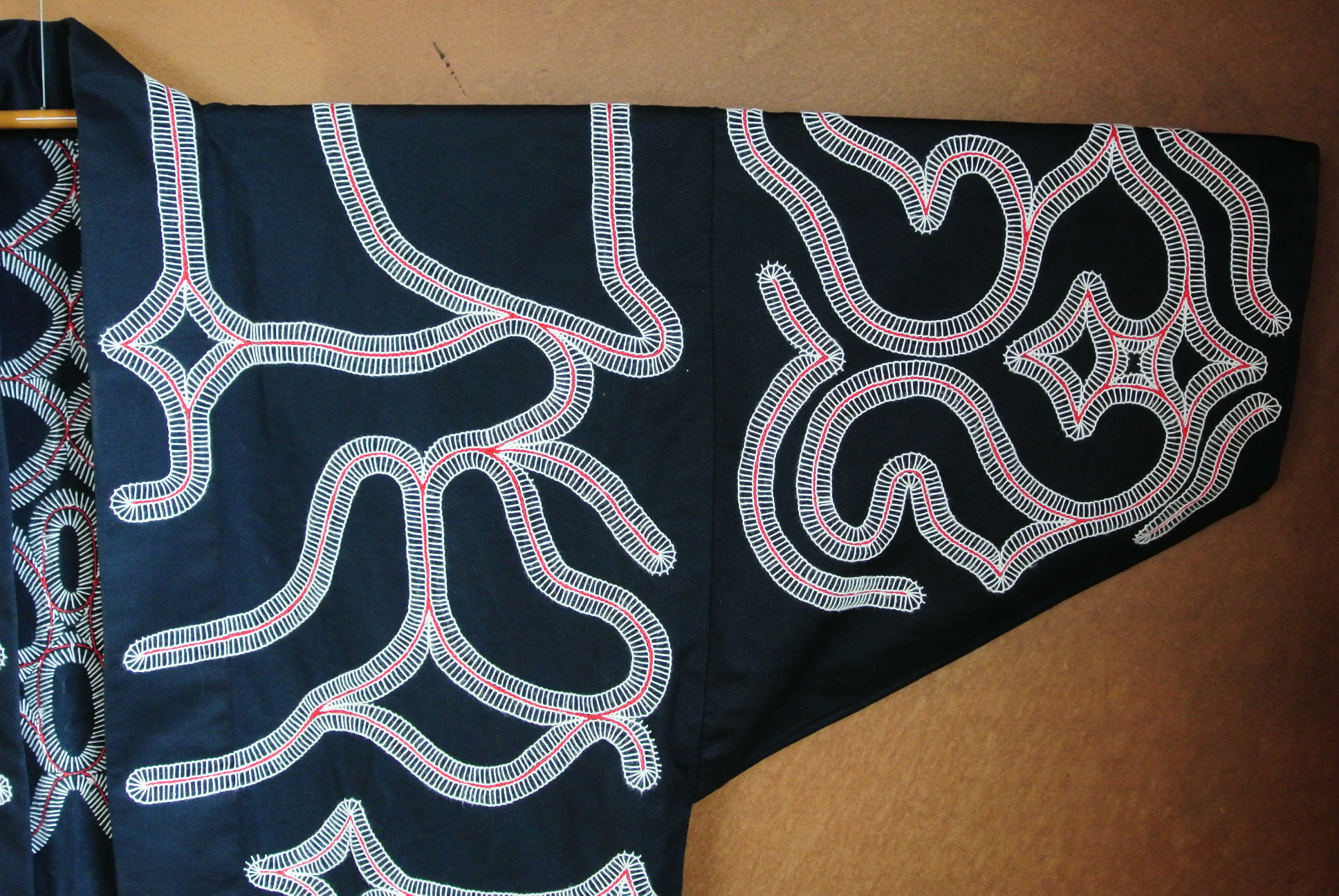 アイヌ民族衣装 桐本まき子 チヂリ（無切伏刺繍衣）木綿衣 着物