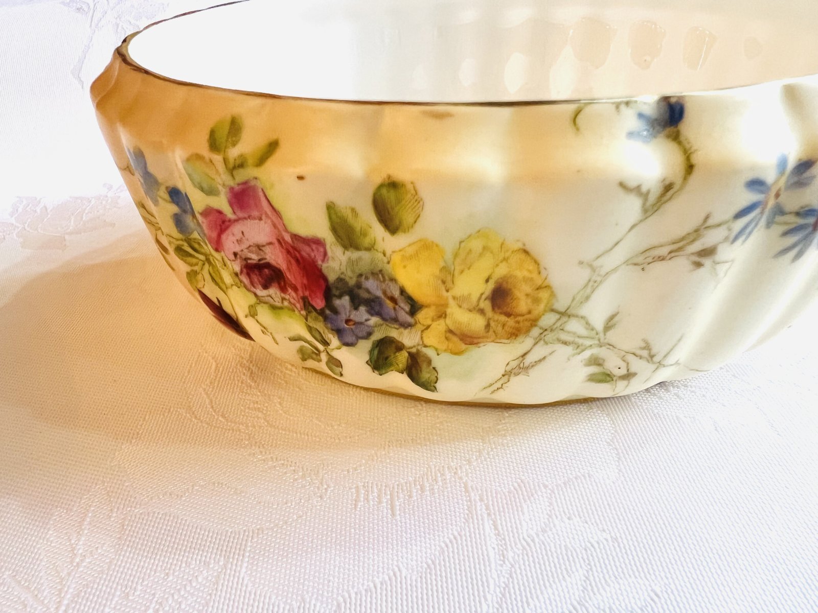 ロイヤルウースター ブラッシュアイボリーの蓋物 - Antiques Violetta