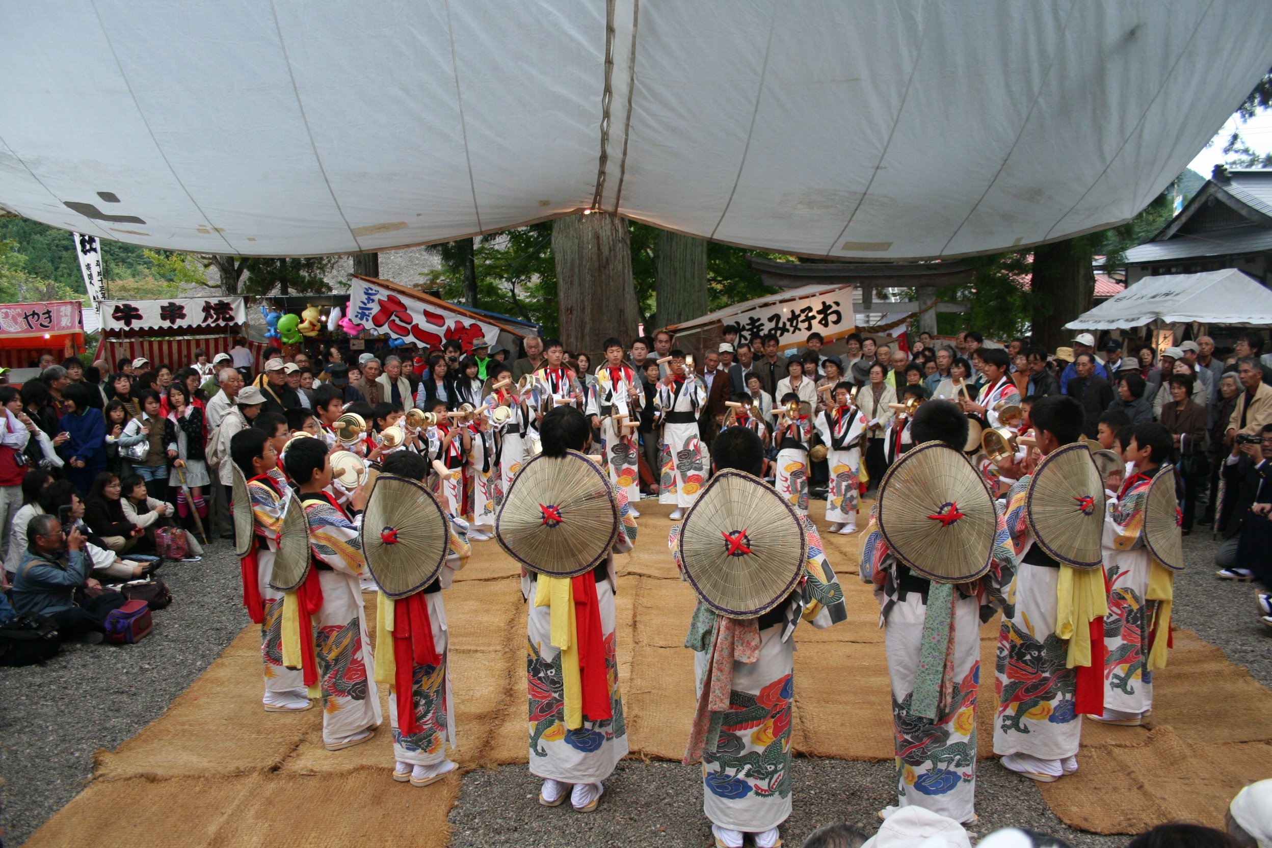 神さまに捧げ、人々に振る舞う。世界遺産白川郷どぶろく祭。｜*and