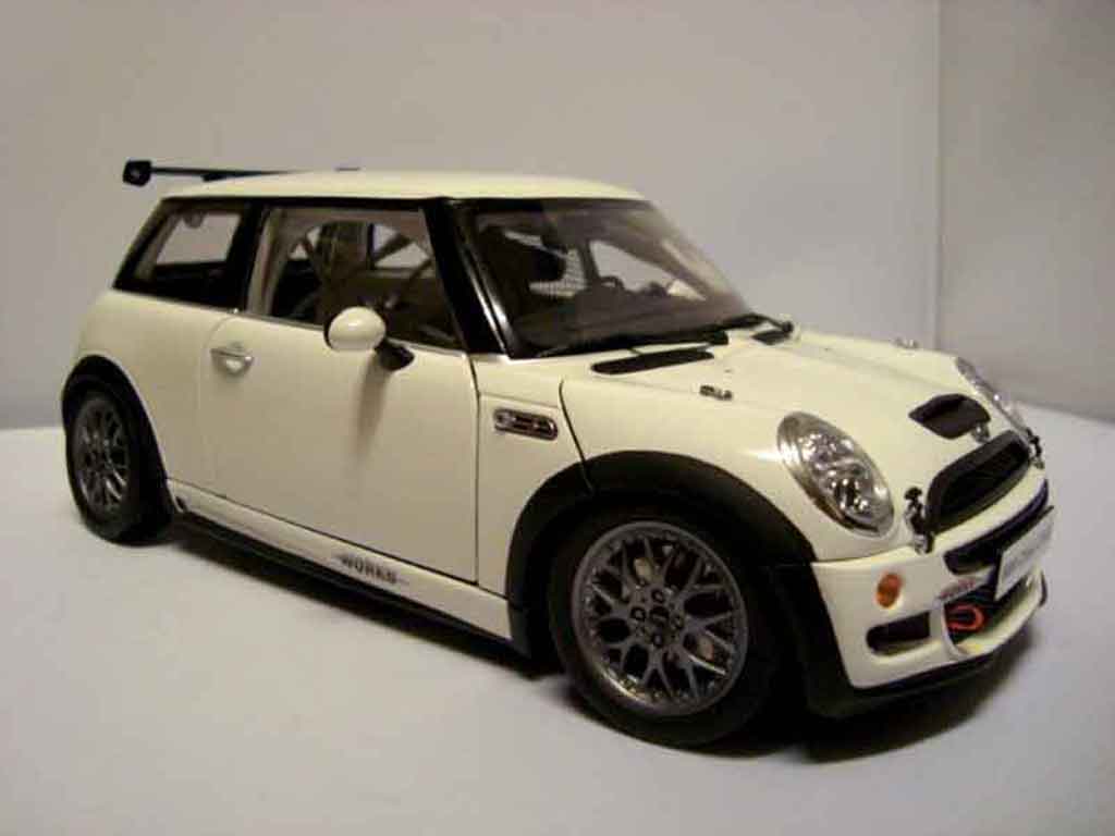 Diecast model cars Mini Cooper JCW 1/18 Kyosho JCW challenge s