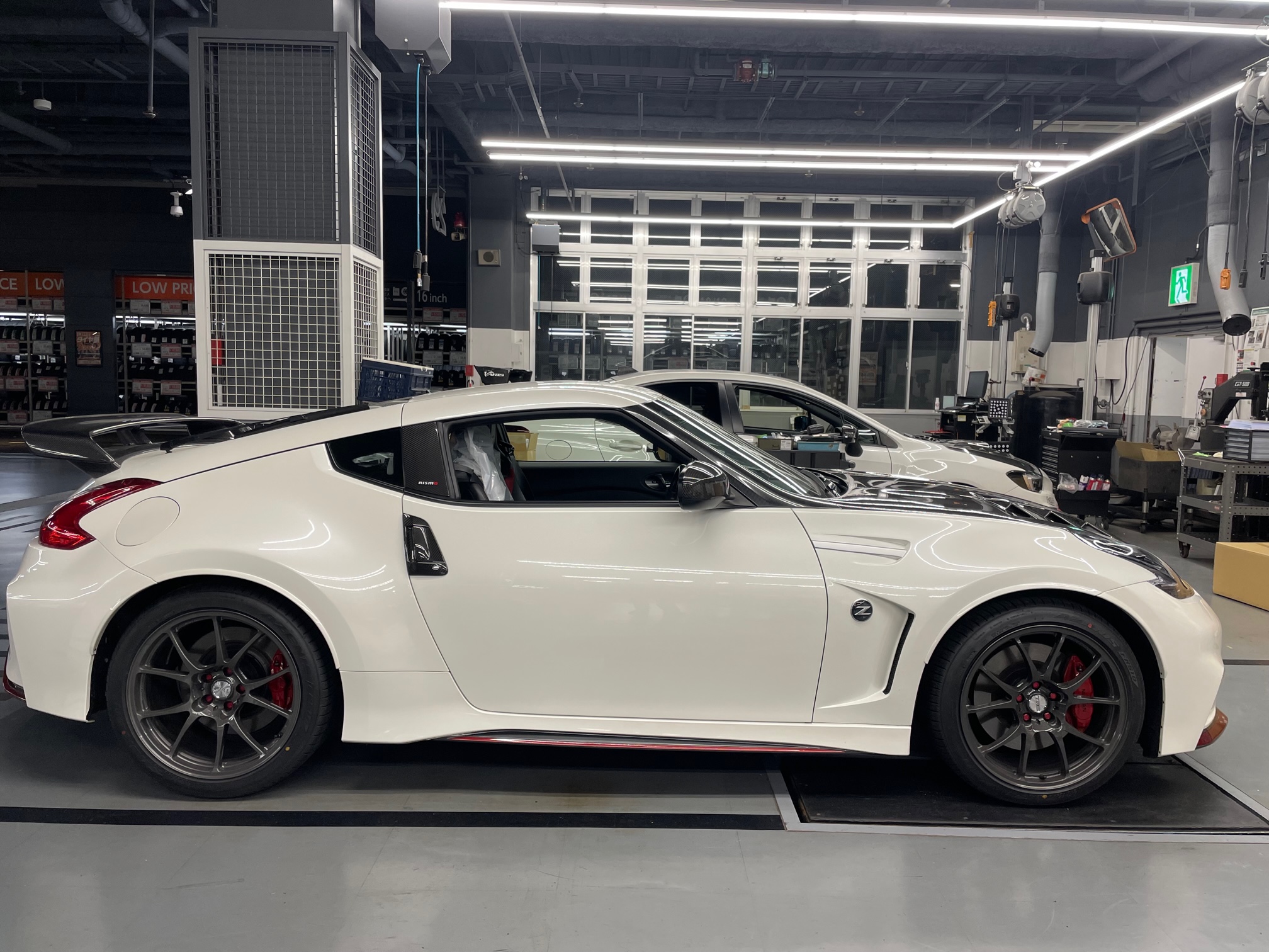 Z34にTWS T66-F | A PIT AUTOBACS