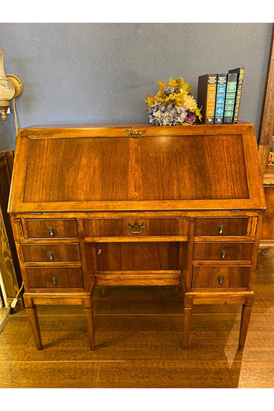 at's(アッツ)□antique & Vintage furniture restore shop