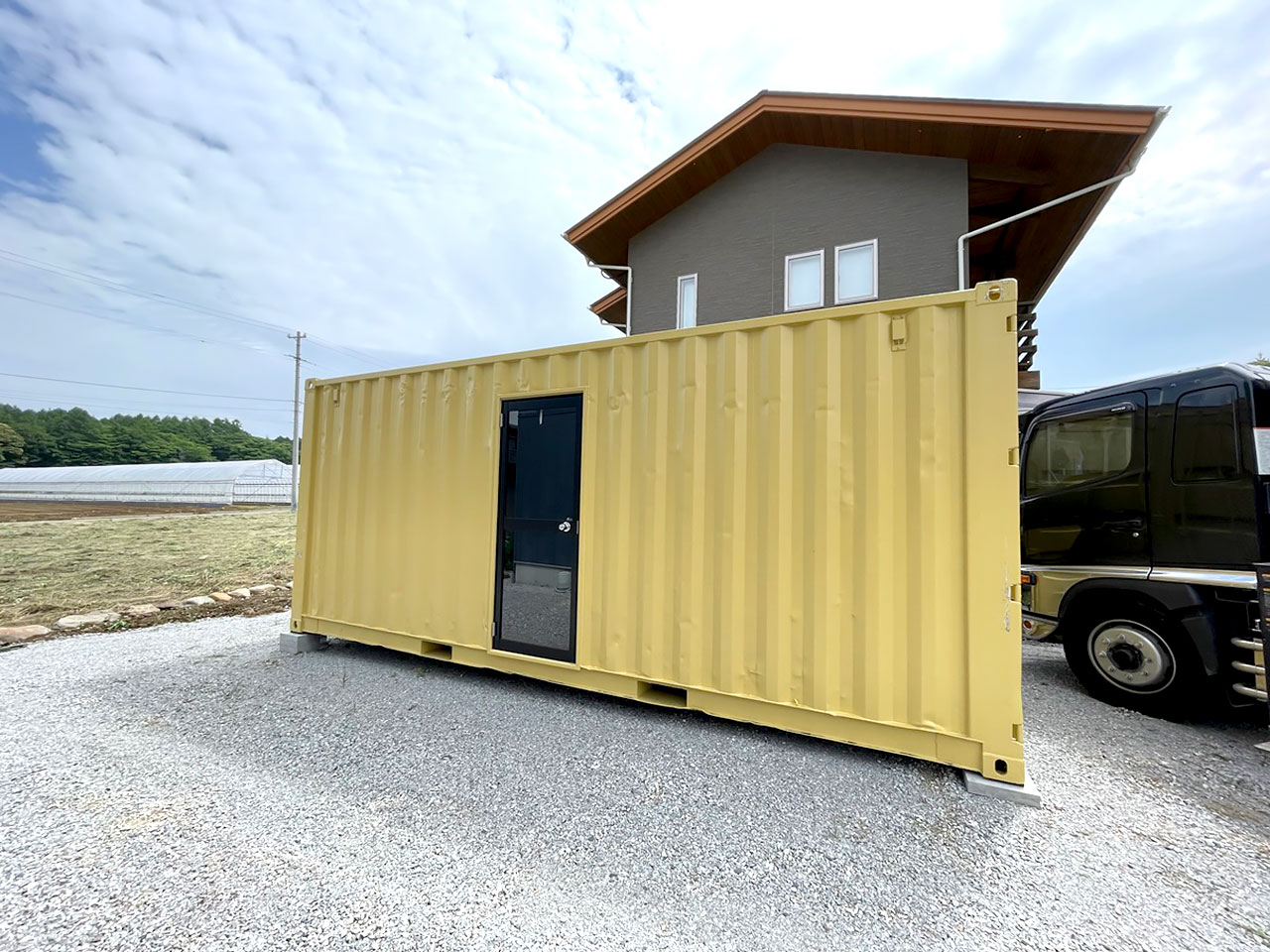 内装業＆ご自宅用に20フィートコンテナ倉庫を設置（長野県諏訪郡原村