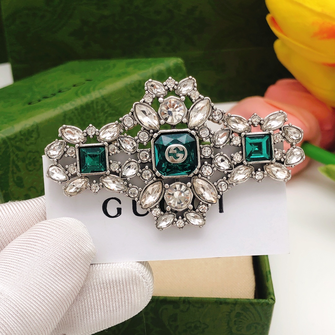 グッチ ブローチ - ブランド品の新作ご紹介