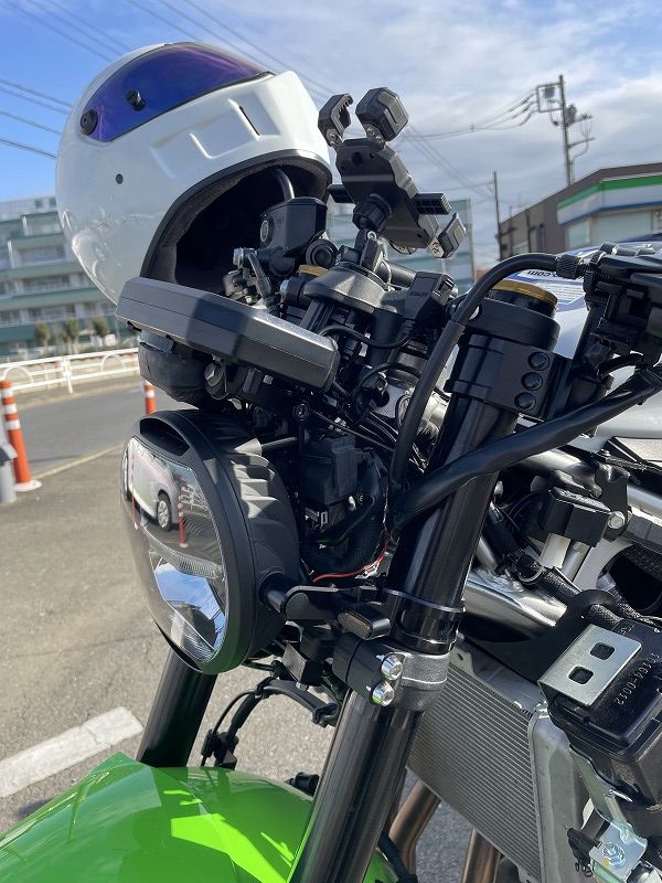 ZX-4RRのネイキッド化 丸目1灯化 アップハン化のカスタムのレポート