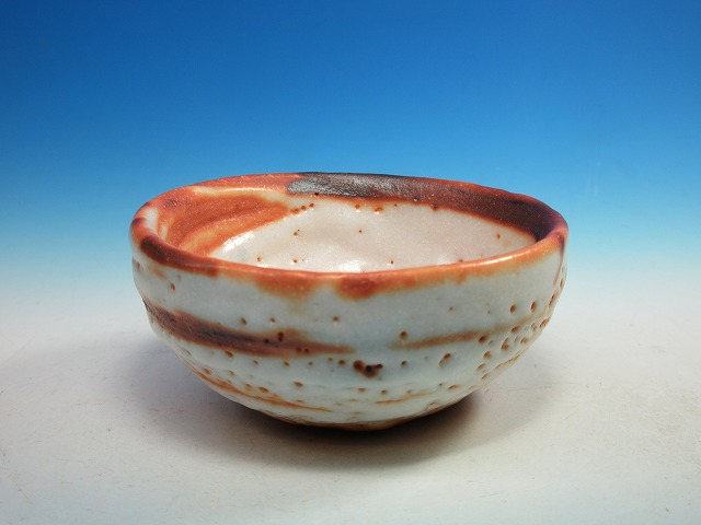 刷毛目唐津ぐい呑｜作家名：中川 自然坊｜文錦堂 | 文錦堂