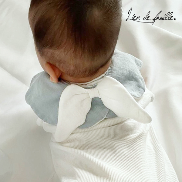 Lien de famille】天使の羽スタイ（ブルー）｜出産祝いの通販サイト