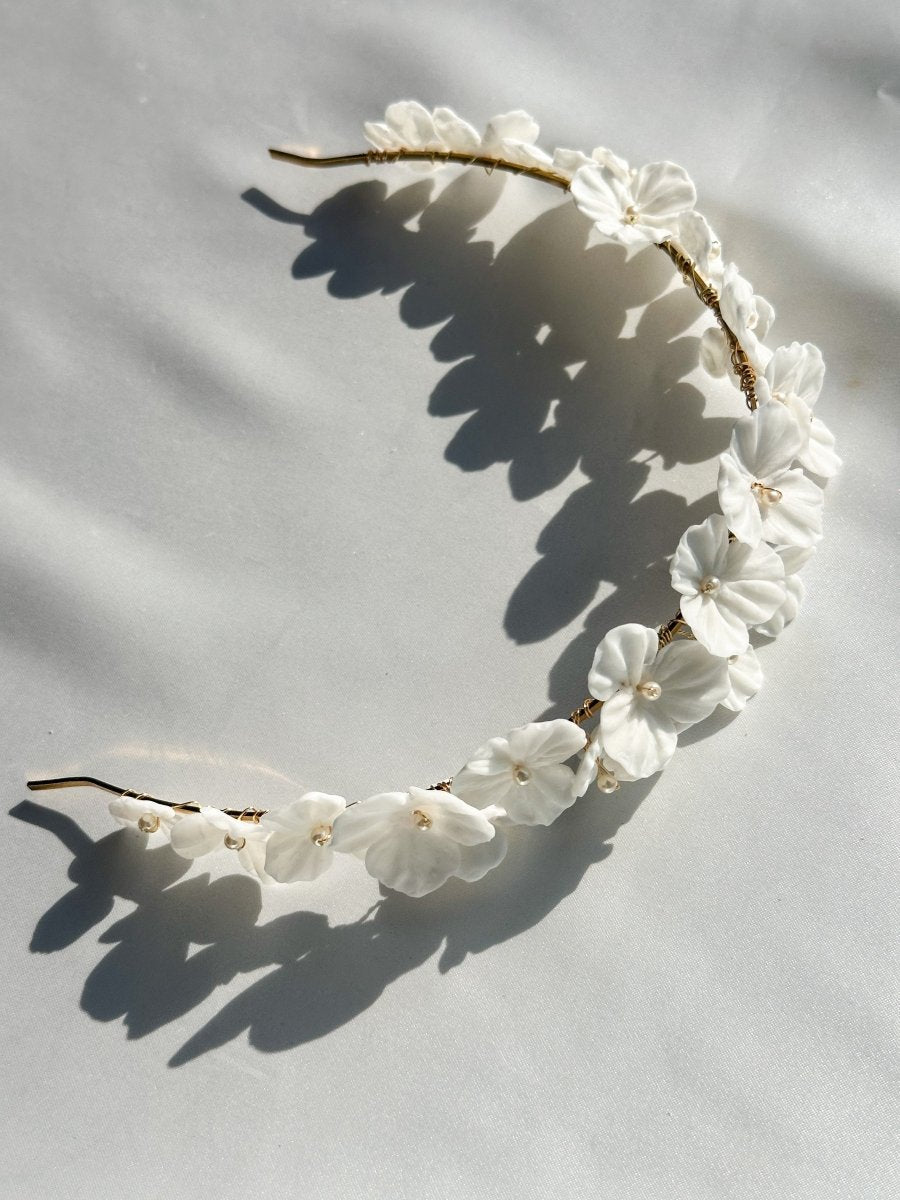 ホワイトフラワーヘッドドレス クレイフラワー 花嫁様 – おしゃれ花嫁