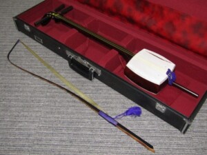 三味線 (金細、子持ち綾杉胴) | 骨董品買取・和楽器買取 五宝堂