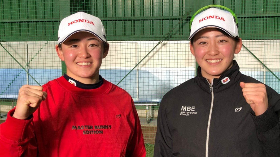 史上初姉妹で同一年度シード選手の双子プロゴルファー・岩井明愛・岩井