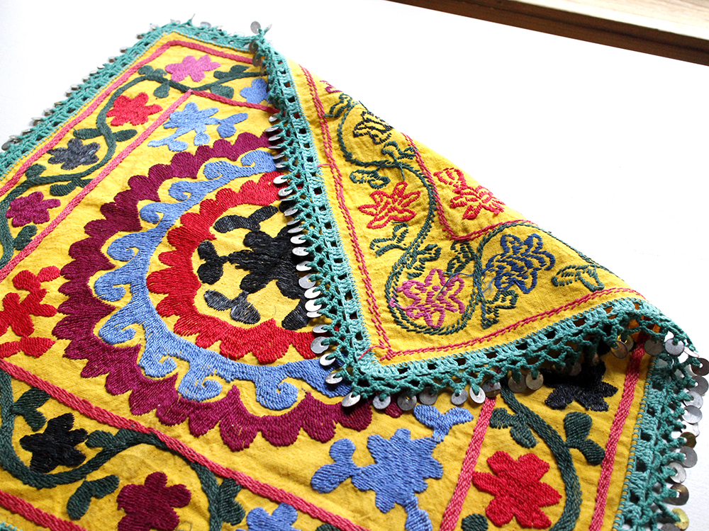オールドスザンニ(スザニ)・ウズベキスタンの刺繍布 Uzbekistan Suzani