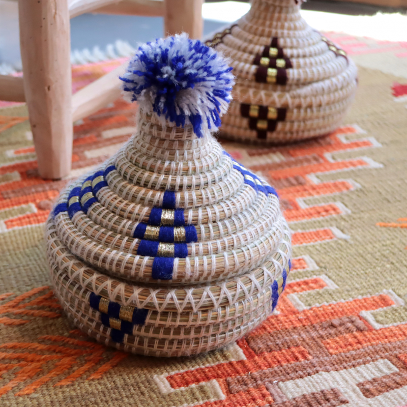 モロッコ バスケット とんがり タジン型 バスケットブルーのポンポン