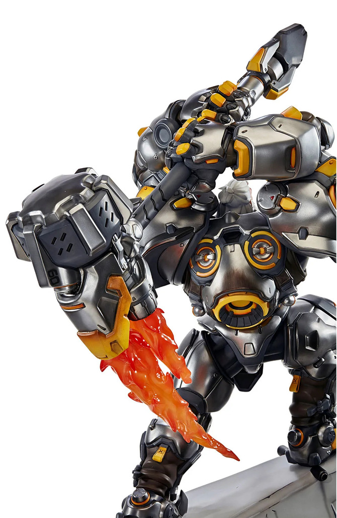 お値段約15万円の『オーバーウォッチ 2』ラインハルト巨大スタチューが