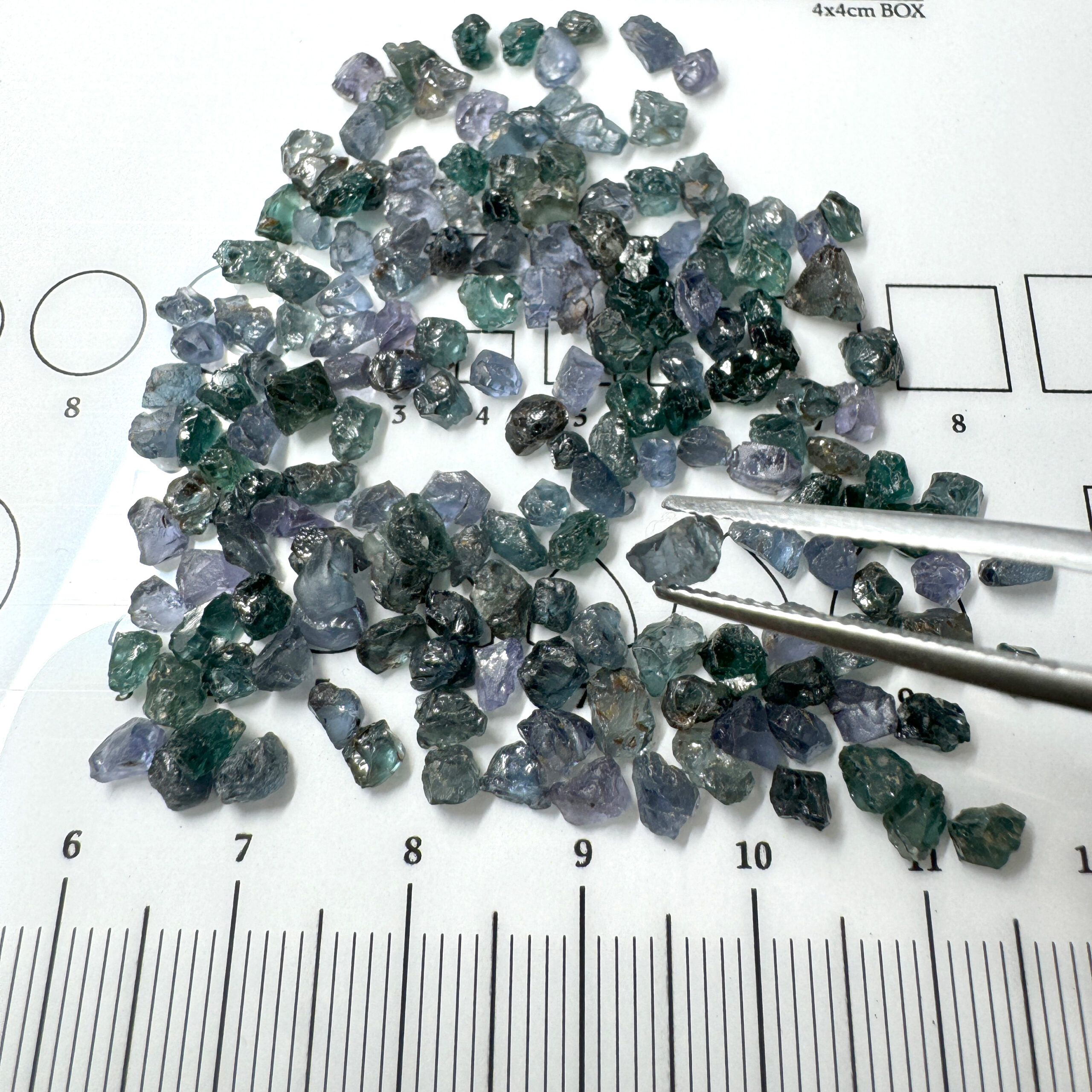 マダガスカル・ベキリー産カラーチェンジガーネット 原石Mix5個セット