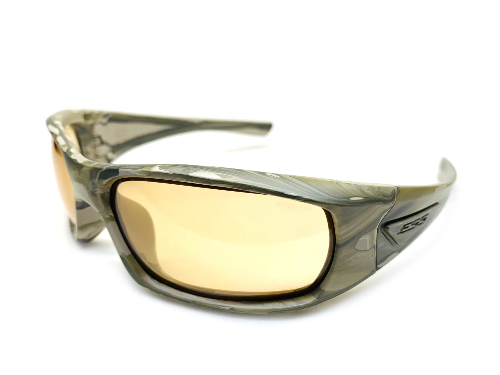 アウトドアシーンに溶け込むハンティングカラー/ESS – 名古屋栄の