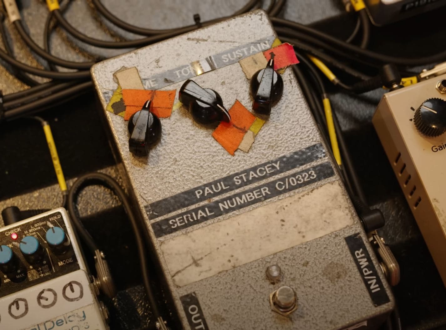 Noel Gallagher's Pete Cornish Soft Sustain 2 – Ground Guitar