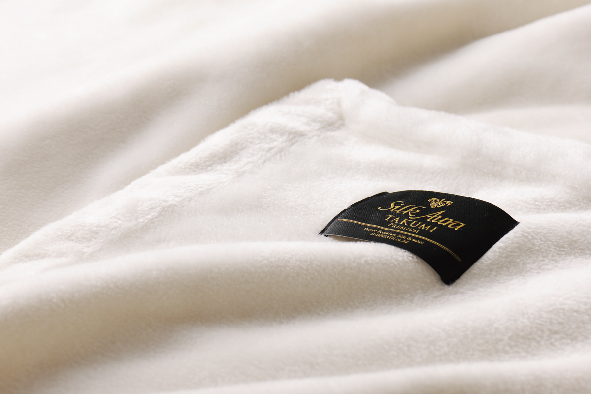 Silk Aura | 株式会社ディーブレス - 暮らしの中で深呼吸