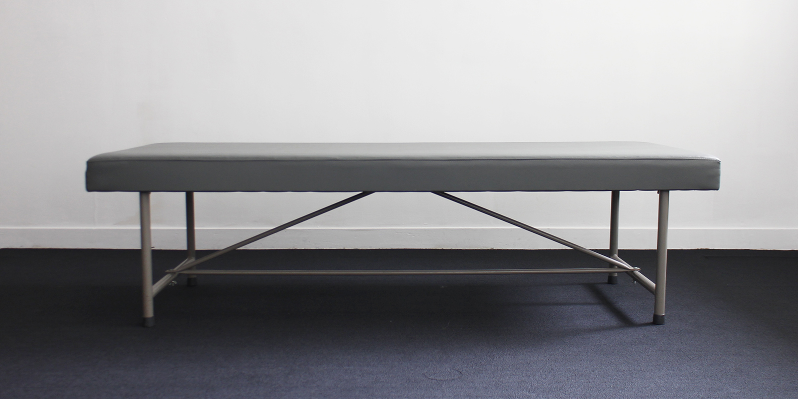 sold out】診察台・グレー（USED） | D&DEPARTMENT