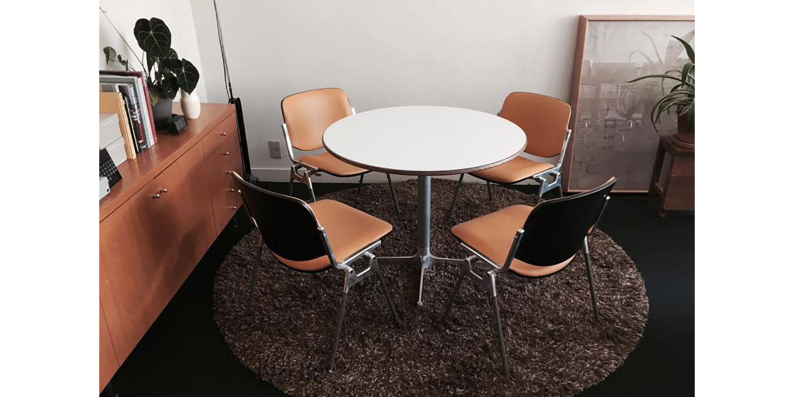 LAUAN TABLE ROUND・03【3月上旬出荷予定】 | D&DEPARTMENT