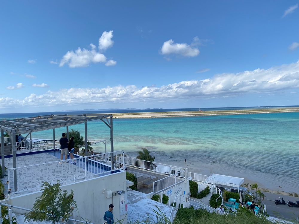 社員旅行で人気の沖縄、車なしで観光するなら「瀬長島」が意外に