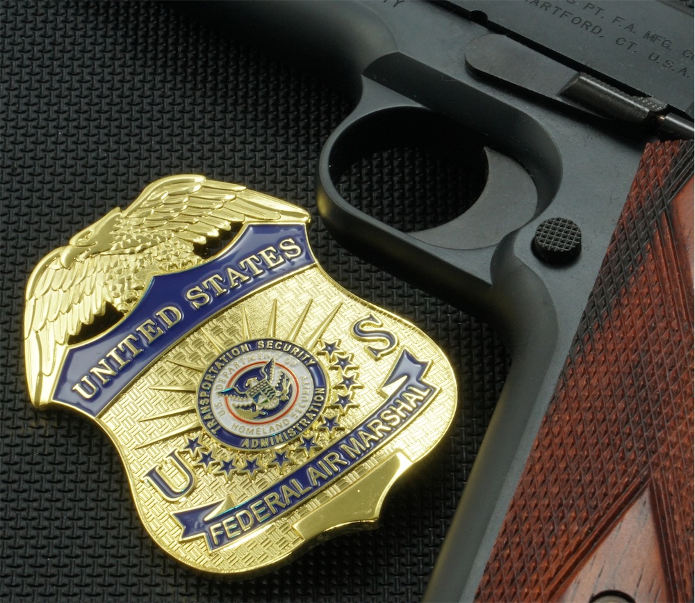 フラッシュライト等タクティカルグッズならネットDSIクラブ(大阪市西区)