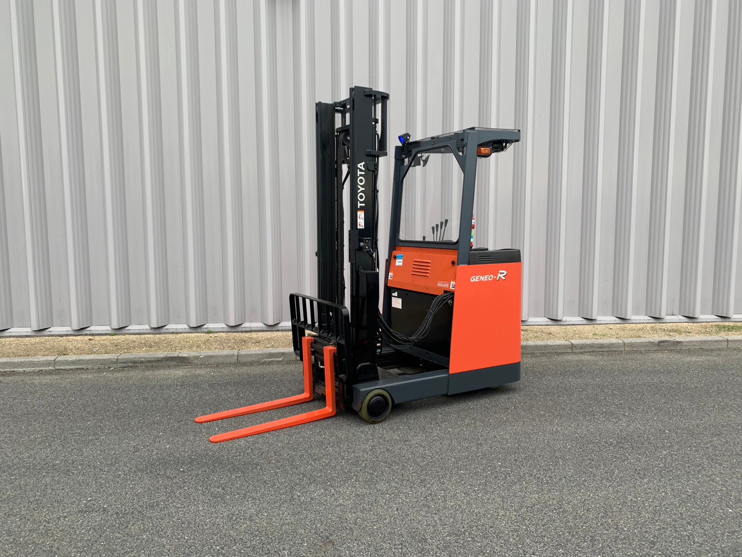 トヨタ中古フォークリフト【7FBR15】まだまだ現役！サイドシフト付