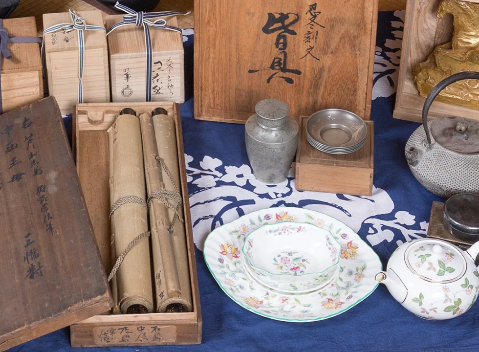 福井県で【骨董品買取】をお考えなら高価買取の「福ちゃんへ」