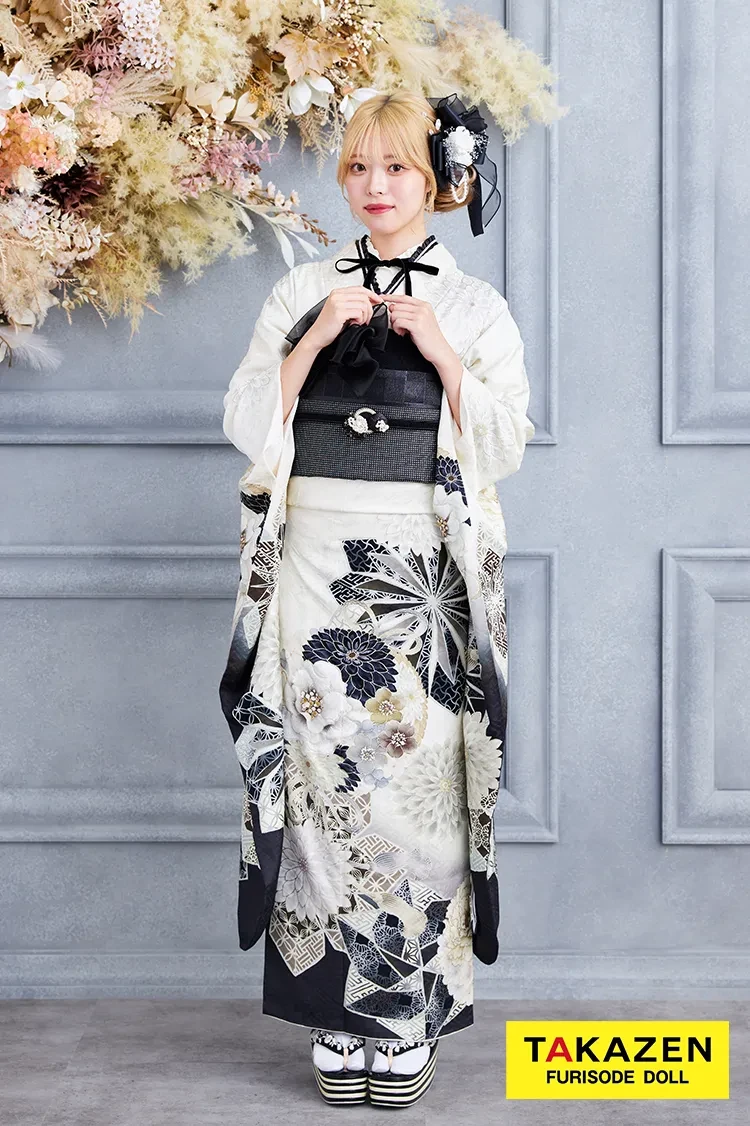 安くてお得！九重×中村里砂ブランド振袖ネットレンタル 白/黒