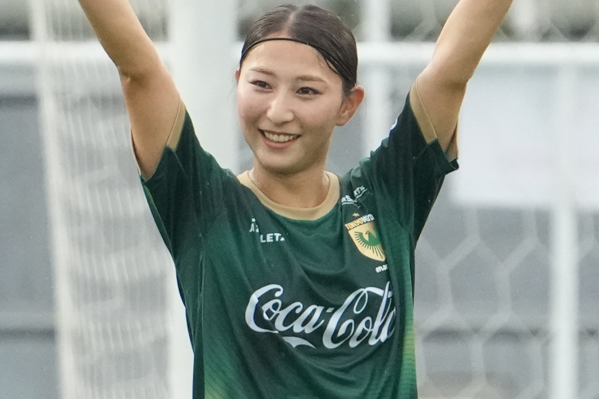 美しいタッチ！ 日テレ・東京ヴェルディベレーザMF塩越柚歩のドリブル