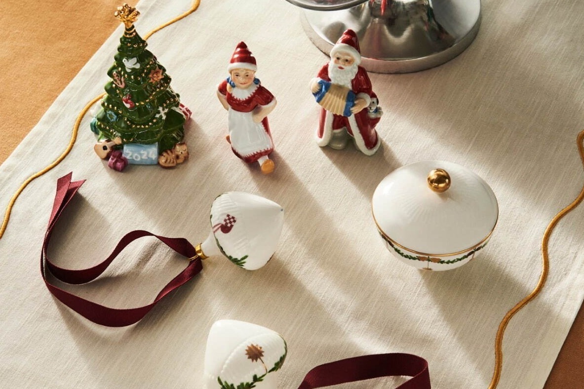 ロイヤル コペンハーゲン24年クリスマス、サンタの陶器人形やレース