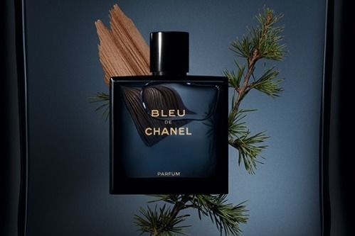 シャネルから香りの最高峰の“パルファム”「ブルー ドゥ シャネル