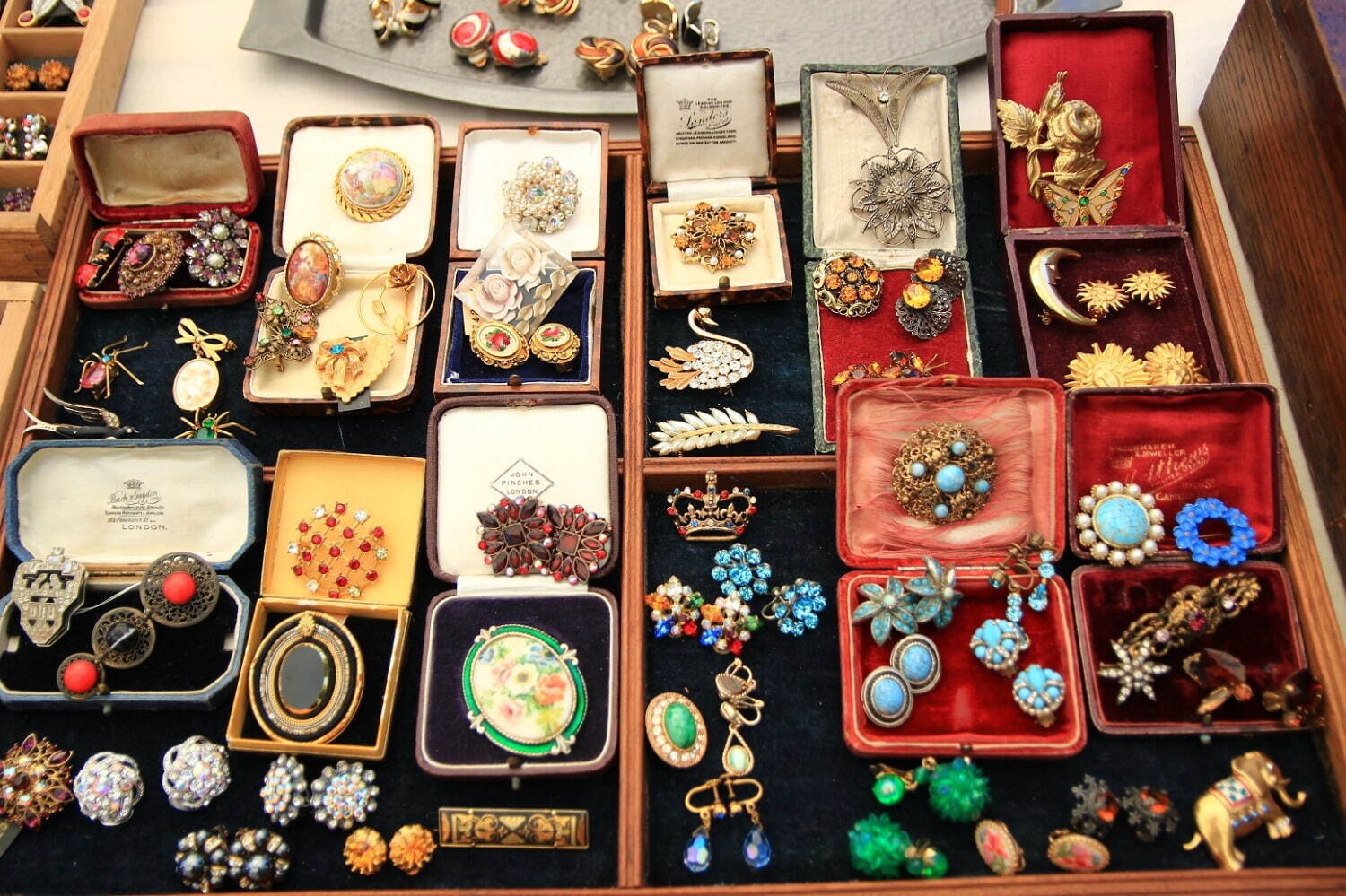 代官山T-SITEで「第22回 代官山 蚤の市」フランスのアンティーク