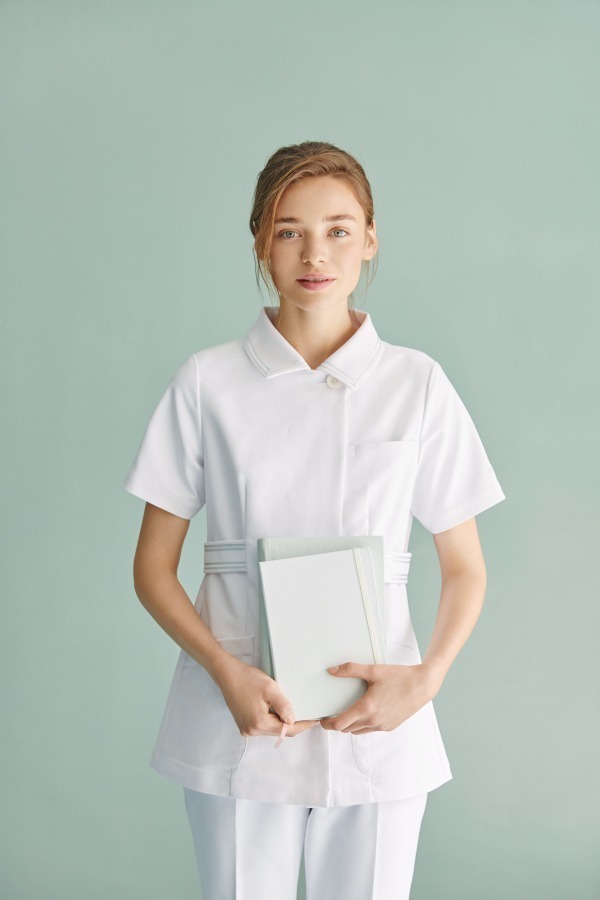 ジェラート ピケの「ナース服」誕生、アニマル柄トップス＆ライン入り