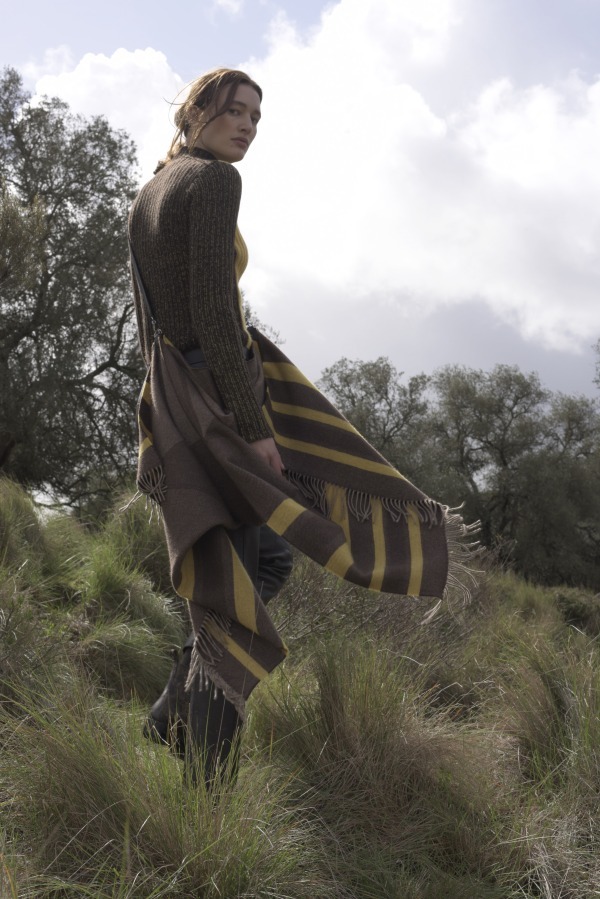 エルメスの展覧会「彼女と。」国立新美術館で、映画の撮影スタジオに