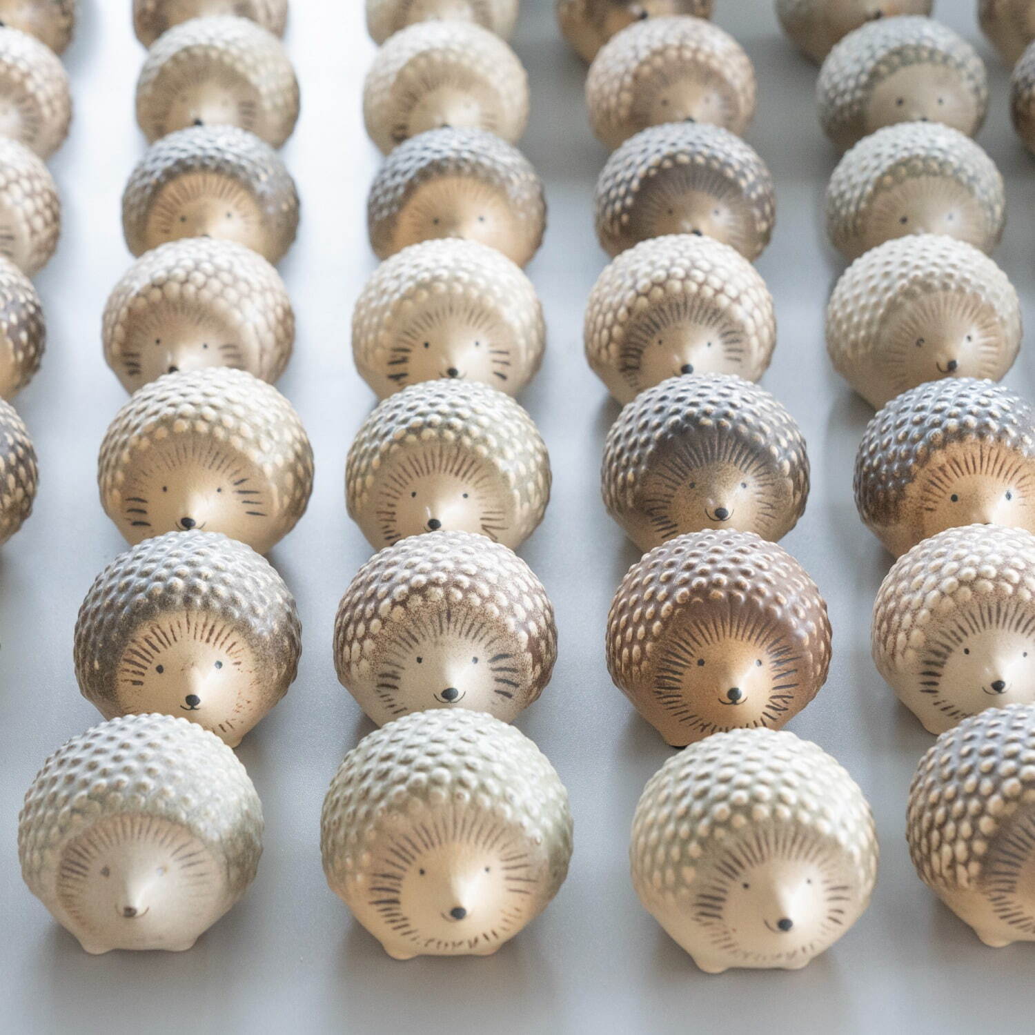 リサ・ラーソンのハリネズミ陶器“個性的すぎて”出荷されなかった