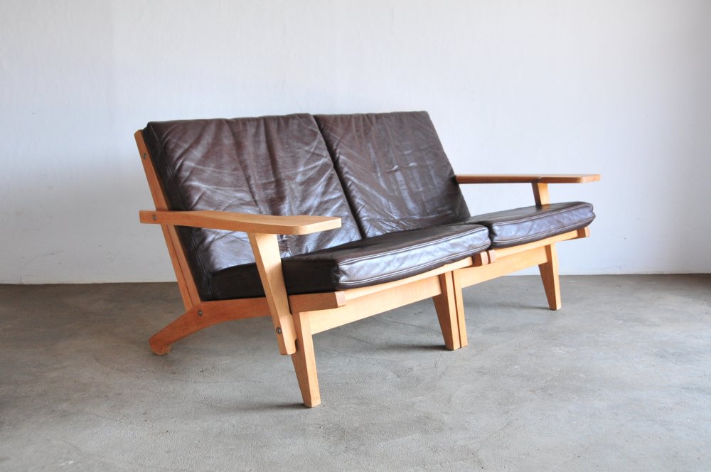 Grete Jalk Model 167 Sofa グレーテ・ヤルク ソファ 時を経ても色あせ