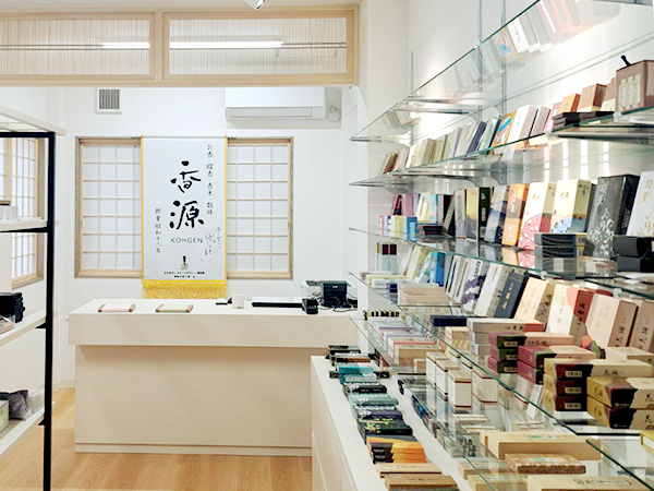 玉初堂 大極上 シャム沈香刻み 茶袋入の通販 - お香専門店香源