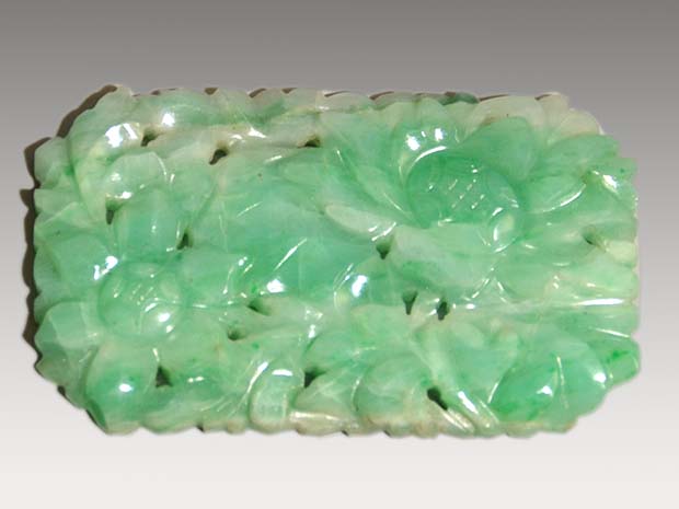 翡翠(ひすい) ジェイダイト 花文 重量・61，291ct 宝石鑑別書付 | 古