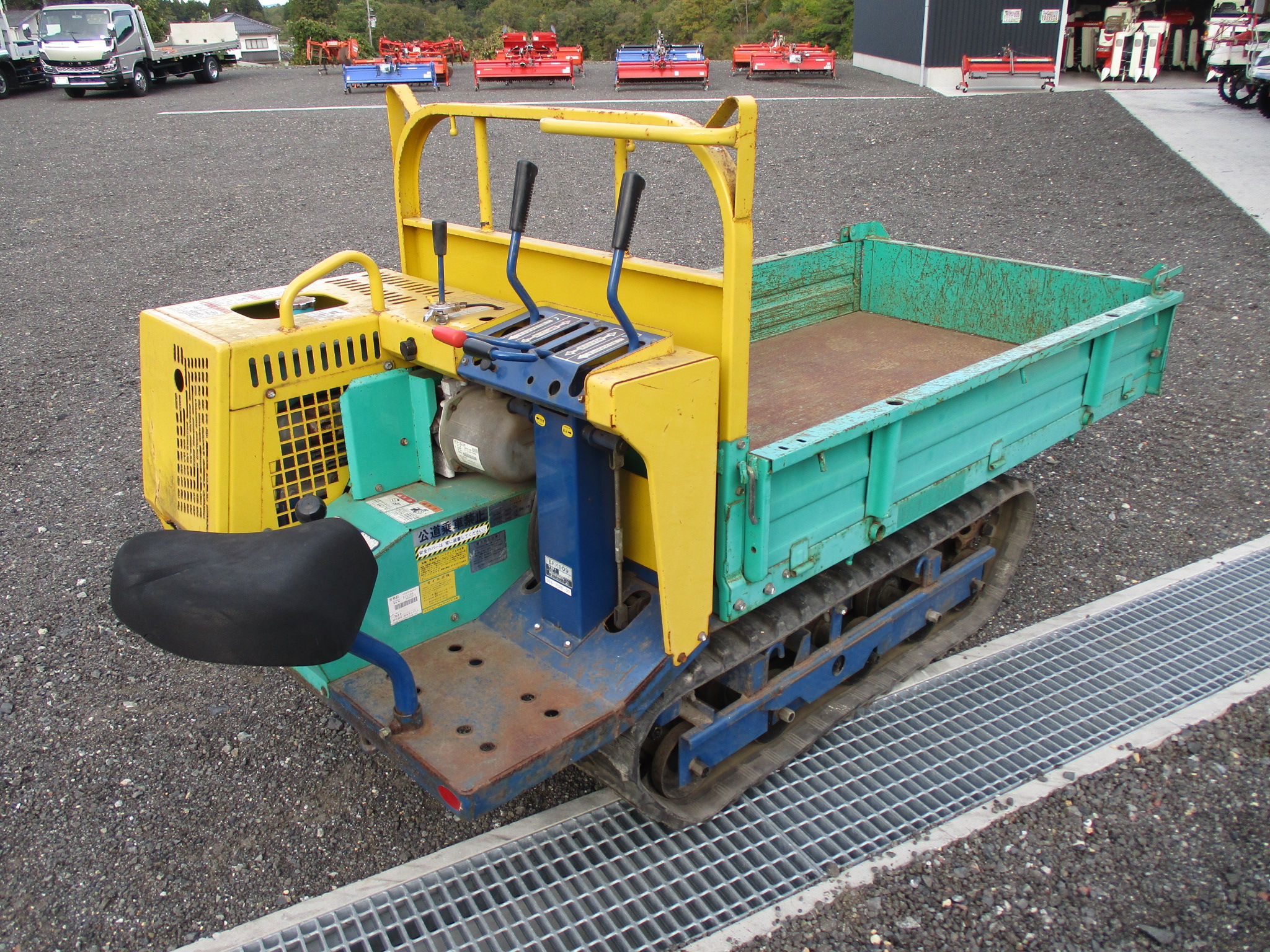 筑水キャニコム クローラ運搬車 BFK809 8.5ps 積載重量800kg クローラ