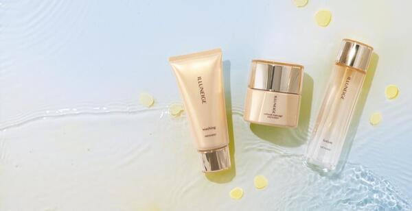 幸せの香水「オーセント オーデパルファム」｜メナード化粧品 羽田東